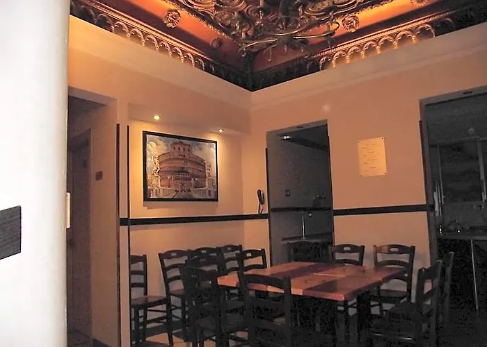 Elide Hotel